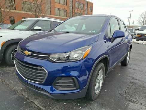 Used 2017 Chevrolet Trax LS image 2
