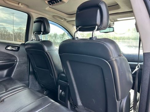 Used 2015 Dodge Journey Crossroad w/ Flexible Seating Group image 16