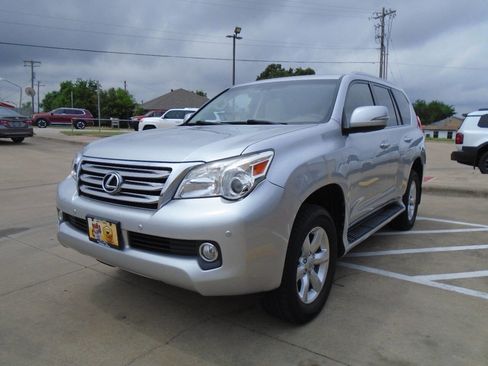 Used 2010 Lexus GX 460 image 3