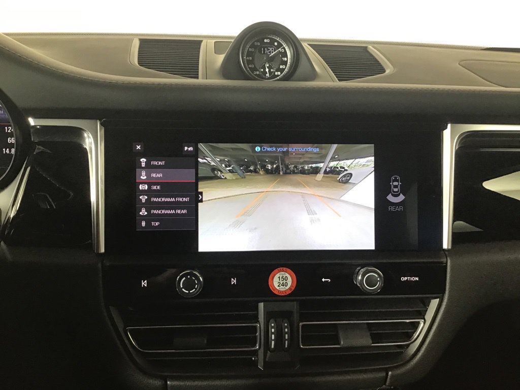 Certified 2026 Porsche Macan AWD/4WD image 36
