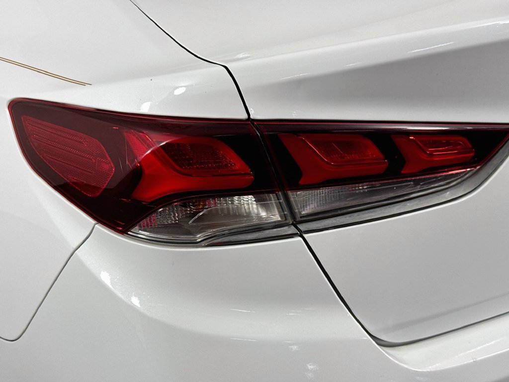 Used 2018 Hyundai Sonata Limited w/ Cargo Package FWD image 33