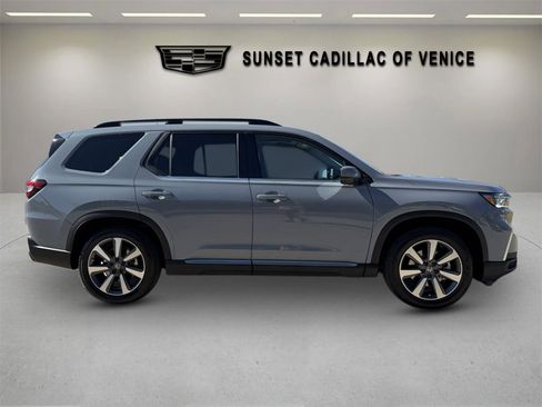 Used 2024 Honda Pilot Elite image 3