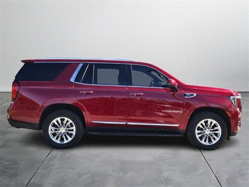 Used 2022 GMC Yukon SLT w/ SLT Premium Package image 5