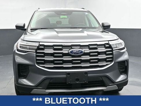 Used 2025 Ford Explorer Active image 4