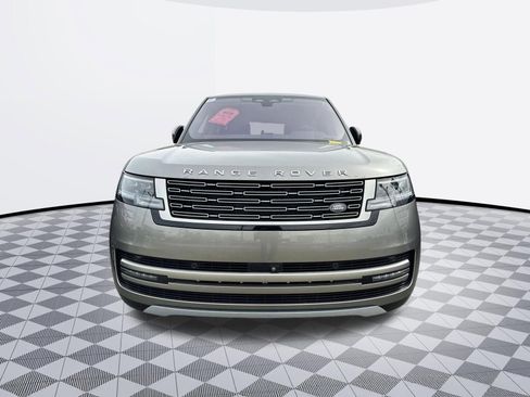 Used 2023 Land Rover Range Rover SE image 2