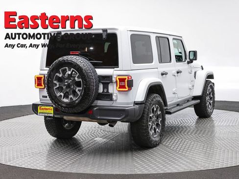 Used 2024 Jeep Wrangler Unlimited Sahara w/ Dual Top Group AWD/4WD image 5