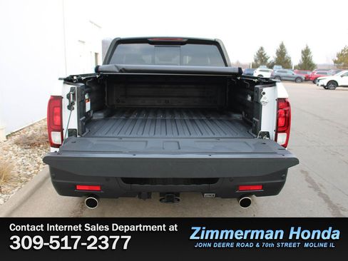 Certified 2024 Honda Ridgeline Black Edition image 6