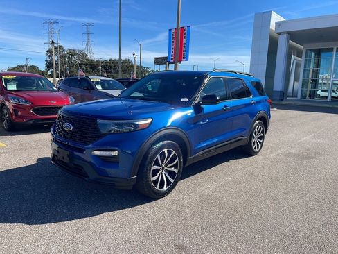 Certified 2022 Ford Explorer ST-Line w/ Class IV Trailer Tow Package image 2