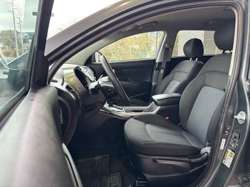 Used 2015 Kia Sportage LX image 8