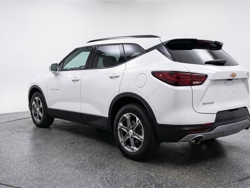Used 2025 Chevrolet Blazer LT FWD image 6