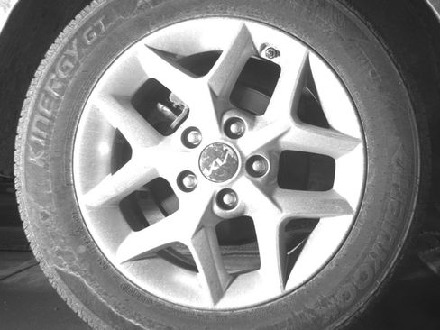 Used 2025 Kia Soul LX w/ LX Technology Package FWD image 20