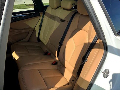 Used 2017 Porsche Macan image 17