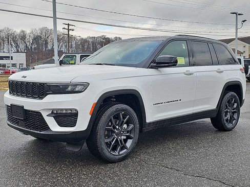 New 2025 Jeep Grand Cherokee Limited w/ Trailer Tow Package image 2