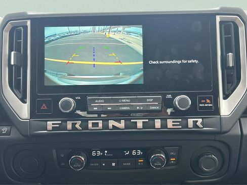 Used 2025 Nissan Frontier SV w/ SV Convenience Package RWD image 28