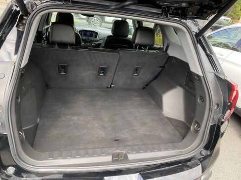 Used 2022 GMC Terrain AT4 image 25