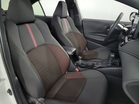 Used 2024 Toyota Corolla SE w/ SE Package image 15