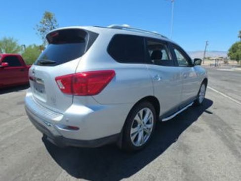 Used 2019 Nissan Pathfinder SL w/ SL Premium Package AWD/4WD image 3