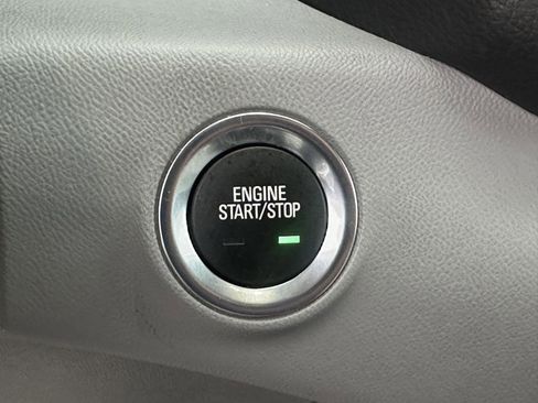 Used 2022 GMC Terrain SLT w/ Infotainment Package II image 33