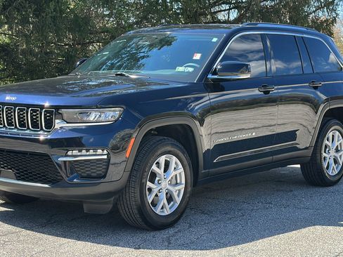 Used 2023 Jeep Grand Cherokee Limited image 2