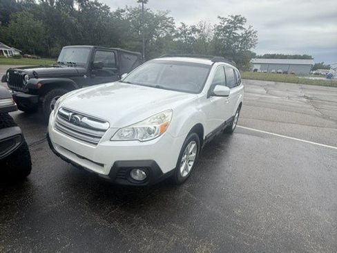 Used 2014 Subaru Outback 2.5i Premium w/ Moonroof Package AWD/4WD image 2