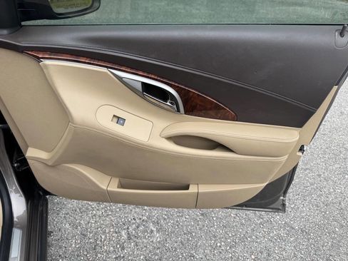 Used 2010 Buick LaCrosse CXL image 31