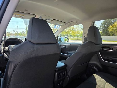 Used 2024 Toyota RAV4 XLE FWD image 44