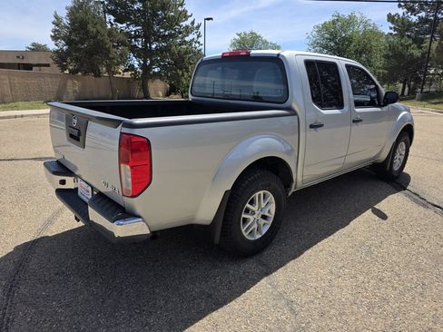 Used 2018 Nissan Frontier SV AWD/4WD image 9