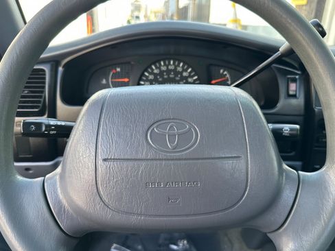 Used 2000 Toyota Tacoma 2WD Regular Cab image 21