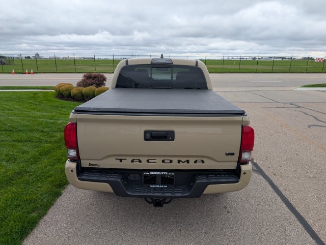 Used 2019 Toyota Tacoma TRD Sport w/ Technology Package RWD image 8