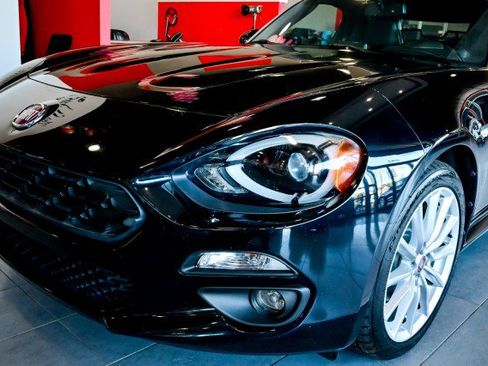Used 2019 FIAT 124 Spider Lusso w/ Convenience Group image 17