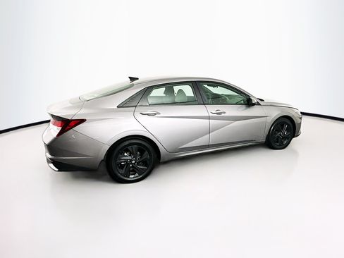 Used 2023 Hyundai Elantra SEL FWD image 10