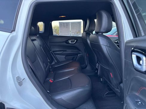 Used 2025 Jeep Compass Trailhawk AWD/4WD image 24