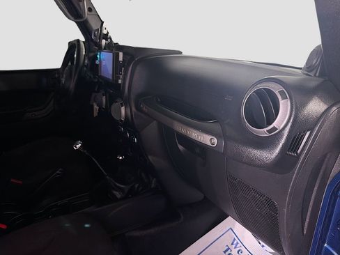 Used 2013 Jeep Wrangler Sport w/ Connectivity Group AWD/4WD image 27