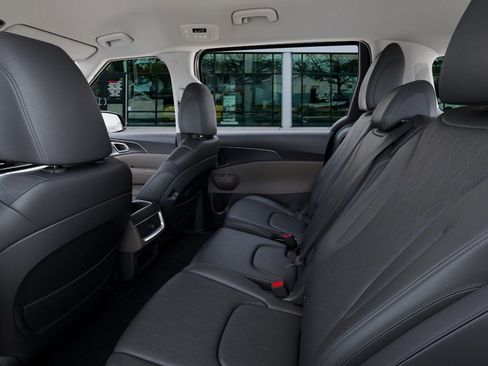 New 2026 Kia Carnival image 18