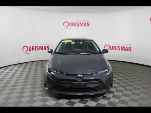 Used 2025 Toyota Corolla LE w/ LE Premium Package FWD image 13