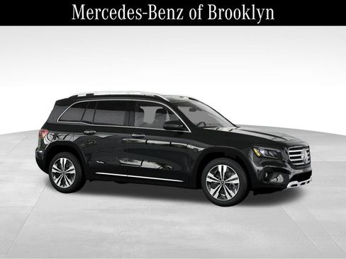 Used 2025 Mercedes-Benz GLB 250 4MATIC image 13