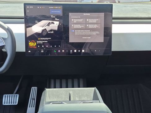 Used 2024 Tesla Cybertruck Cyberbeast AWD/4WD image 26