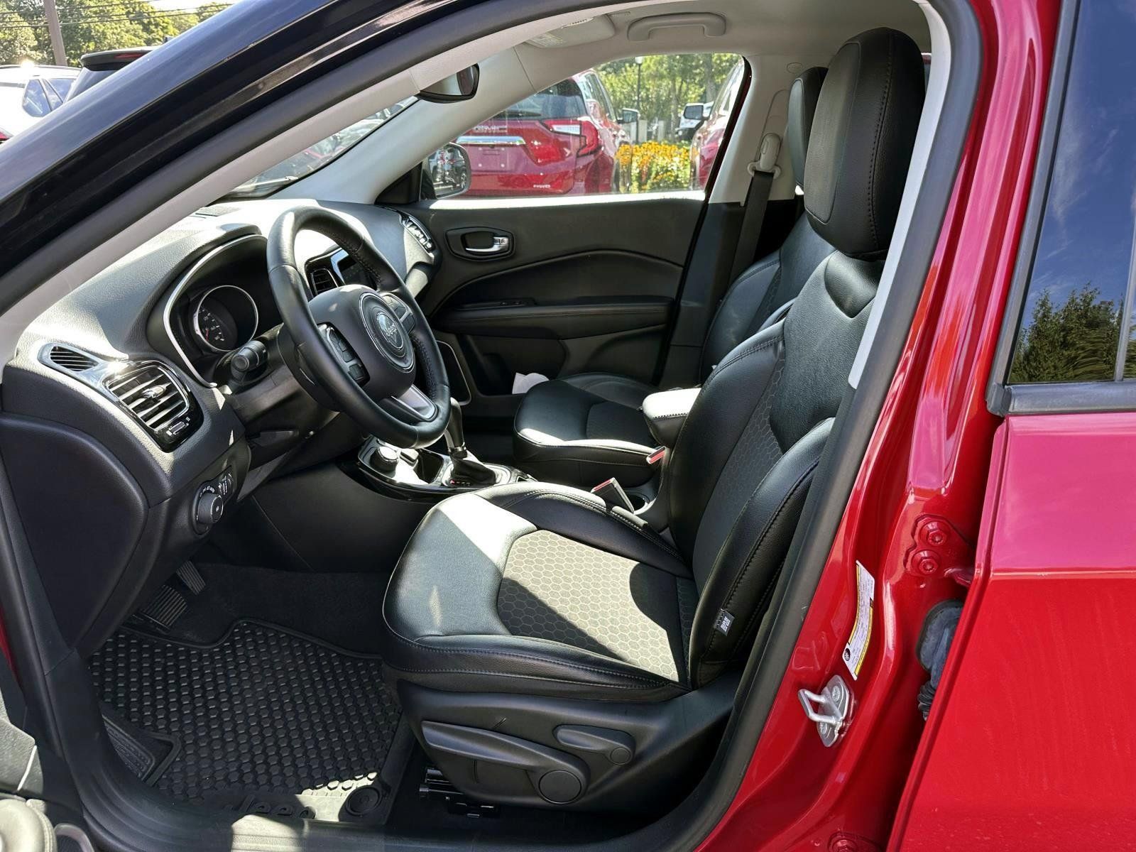 Used 2020 Jeep Compass Latitude AWD/4WD image 11