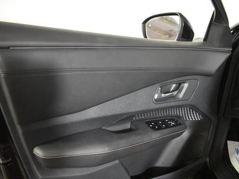 Used 2023 Nissan Ariya FWD image 7
