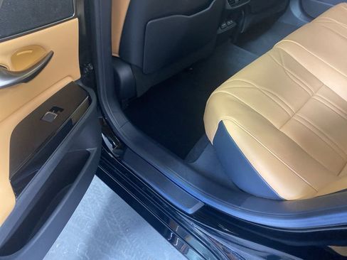 Certified 2025 Lexus ES 350 w/ Accessory Package (Z2) image 27