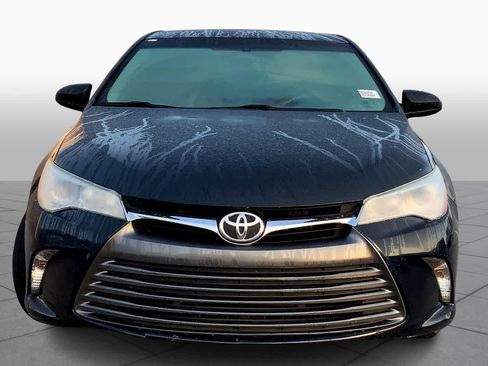 Used 2016 Toyota Camry LE image 4