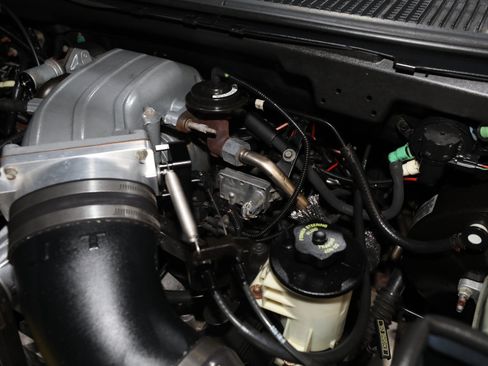 Used 2000 Ford F150 Lightning RWD image 75