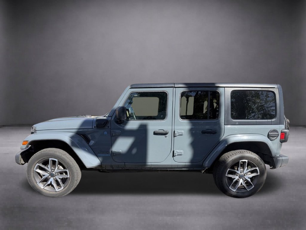 Used 2024 Jeep Wrangler Unlimited AWD/4WD image 8
