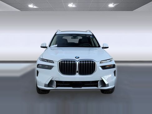 Certified 2023 BMW X7 xDrive40i w/ Premium Package image 5