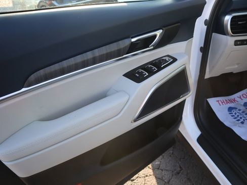 New 2025 Kia Telluride EX image 18
