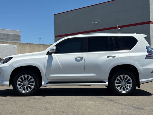 Used 2022 Lexus GX 460 Premium w/ Premium Package AWD/4WD image 9