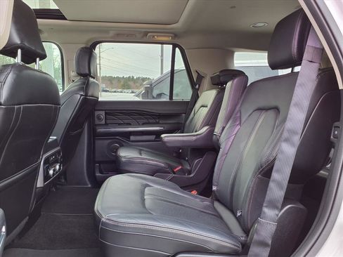 Used 2019 Ford Expedition Platinum image 7