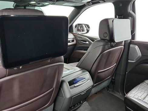 Used 2021 Cadillac Escalade Premium Luxury Platinum image 19