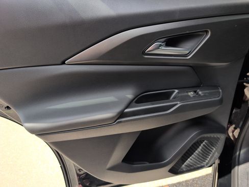 New 2026 Chevrolet Equinox EV LT FWD image 31