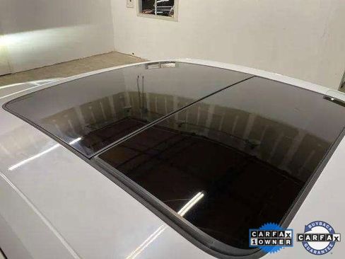 Used 2022 Audi e-tron Premium Plus w/ Premium Plus Package image 25